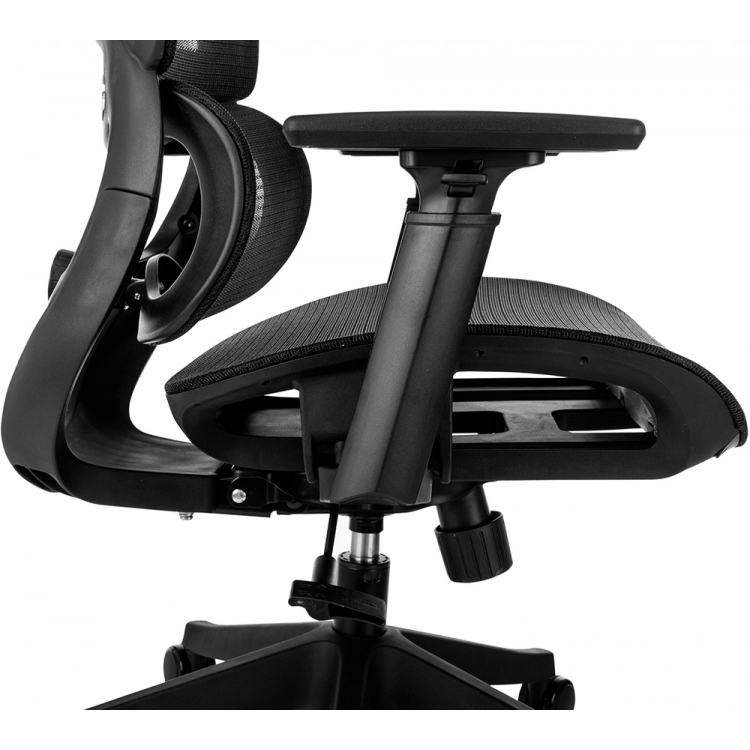 Кресло руководителя Бюрократ 831