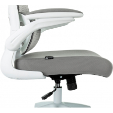 Кресло руководителя Бюрократ Sigma WH 1