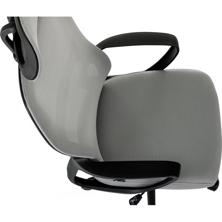 Кресло руководителя Бюрократ Wise Grey