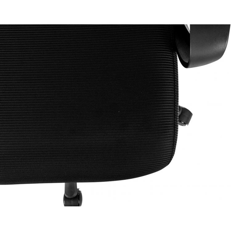 Кресло руководителя Бюрократ Wise Black