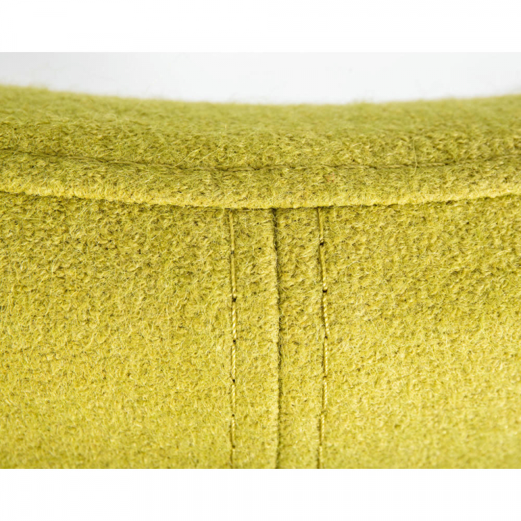 Кресло дизайнерское  EGG, светло-зеленая ткань AF3