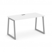 Style Project Стол письменный SN-4T1.SP-013 Белый/Металл Серый/Заглушка Пластик Серебро 1380*700*750